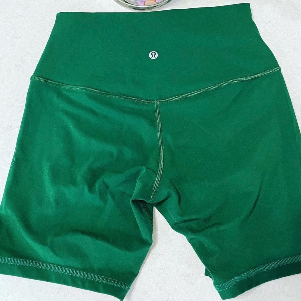 Lululemon biker shorts never worn. New without tags